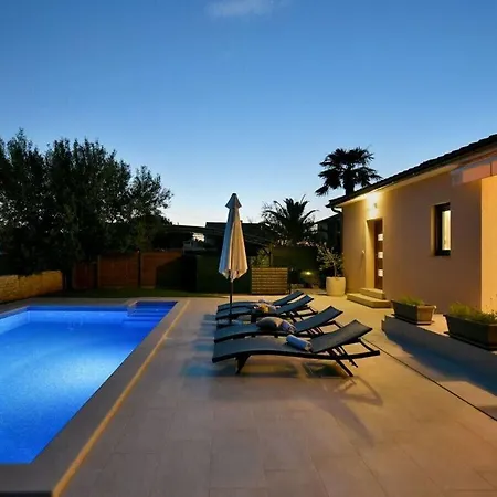 Vila Natali With Private Pool Galizana