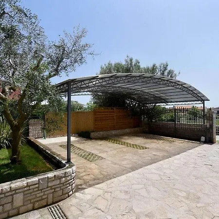 Natali With Private Pool Galižana